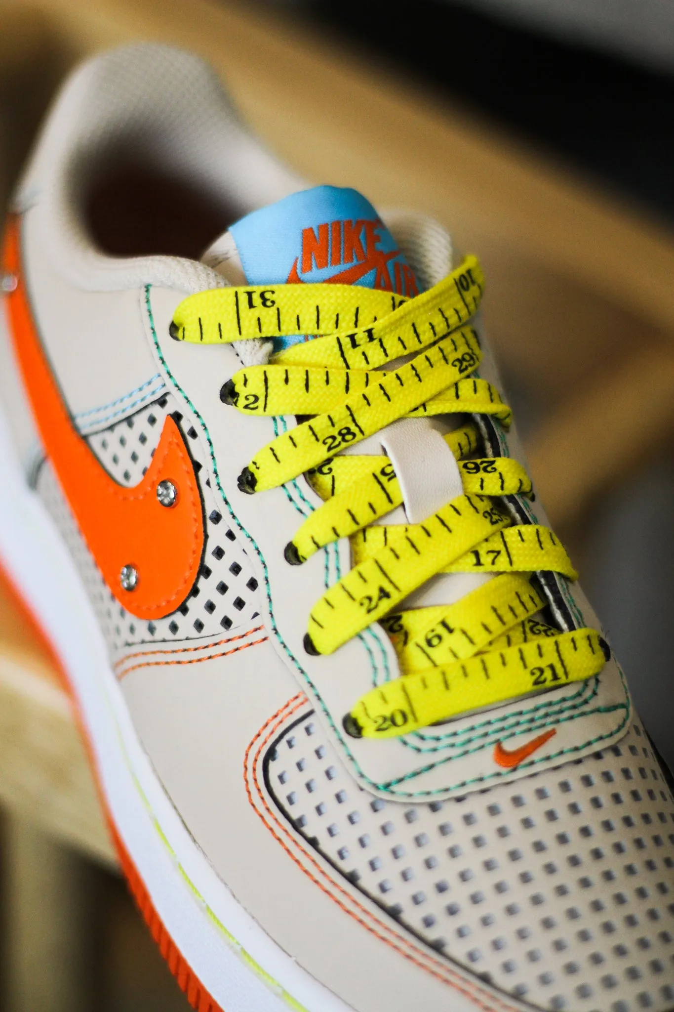 NIKE AIR FORCE 1 LE (GS) "SANDDRIFT/SAFETY ORANGE-PHANTOM"