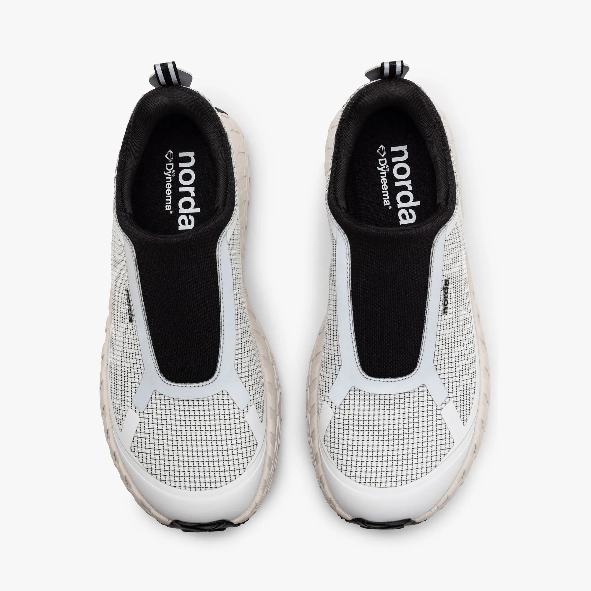norda 003 / Ash
