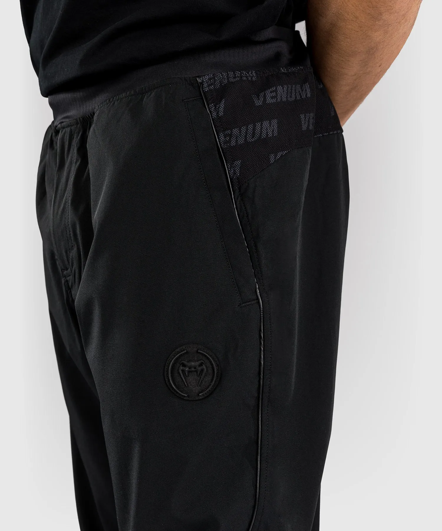 Venum Cargo Light Aero Joggers - Black